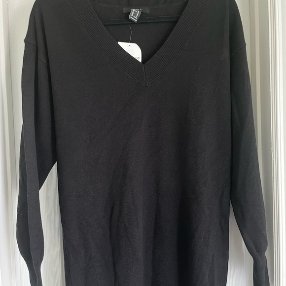 Black V-Neck Sweater Dress - Picture 2 of 3